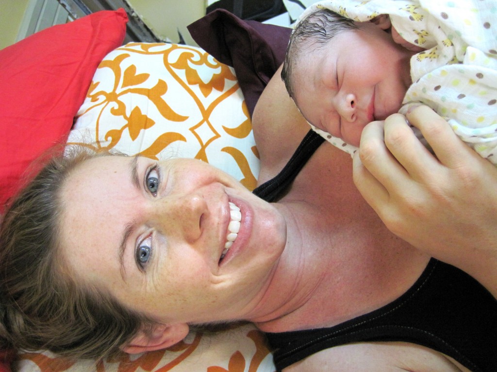 Mama & baby after delivery, at Nuku'alofa Hospital © A.H.