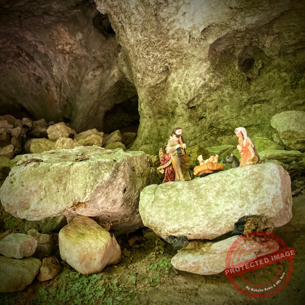 little nativity scene at caves in Cala del Sasso